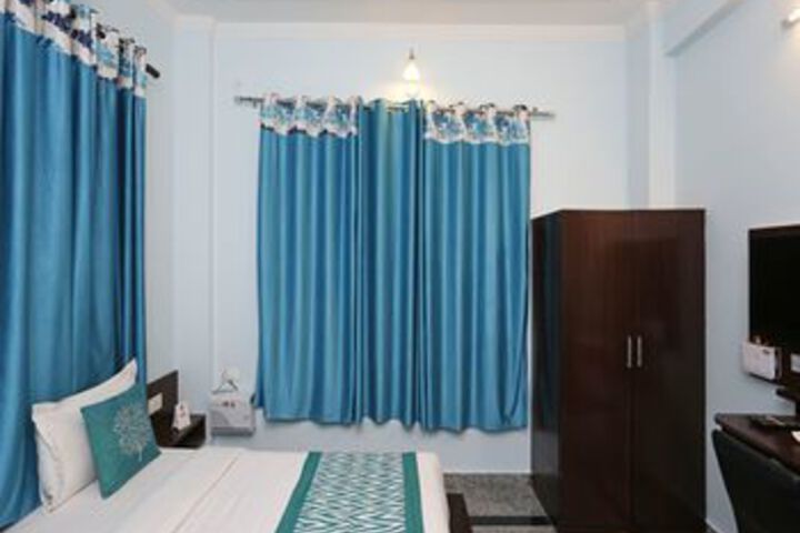 Room 14 of 22