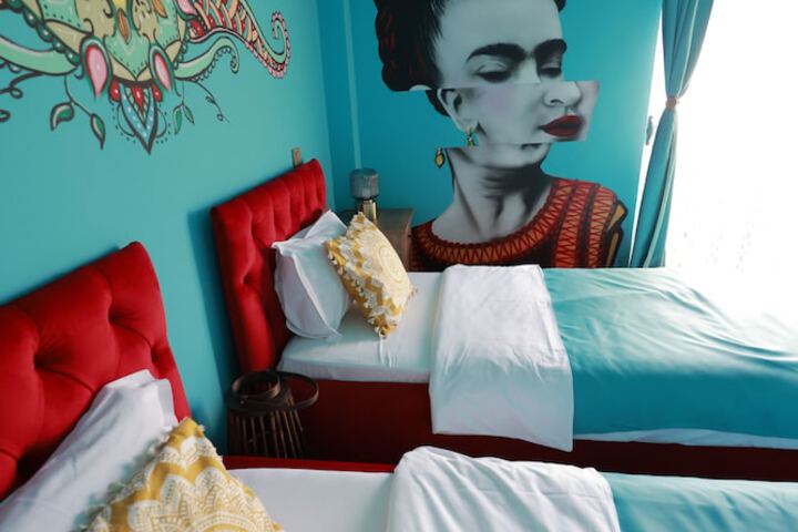 Room 11 of 37