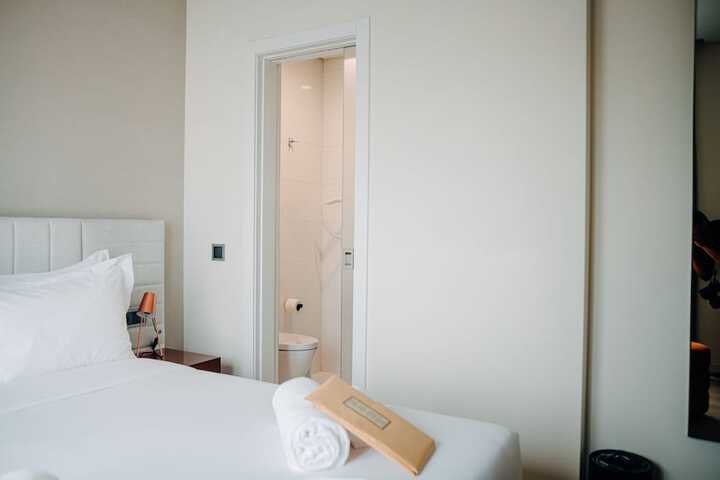 Room 72 of 164