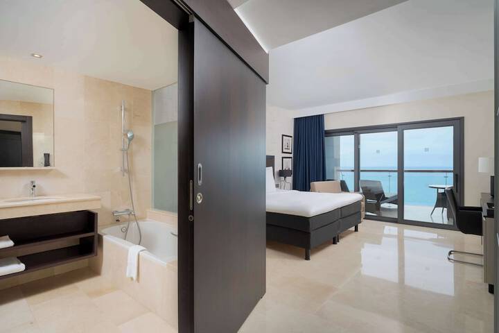 Room 30 of 262
