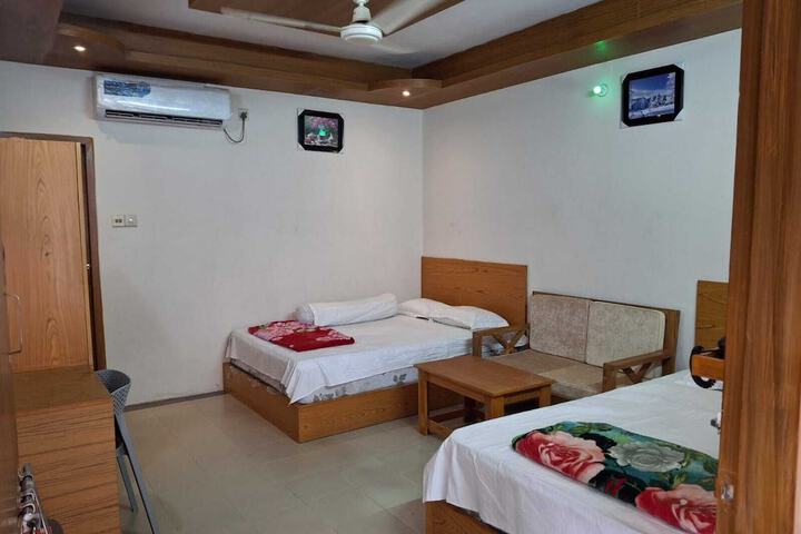 Room 8 of 24