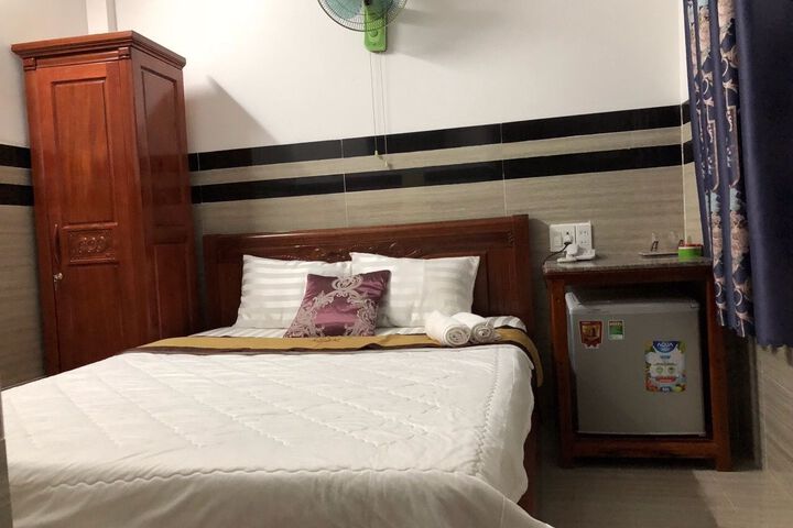 Room 19 of 28