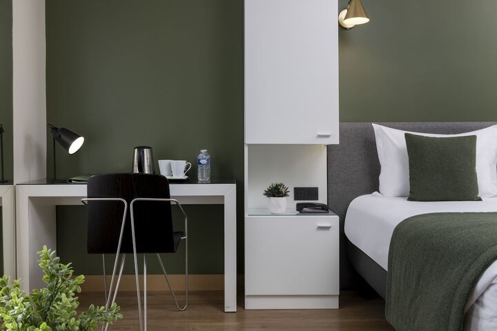 Room 16 of 51