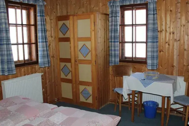 Room 3 of 18
