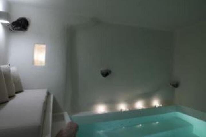 ICONS HOTEL