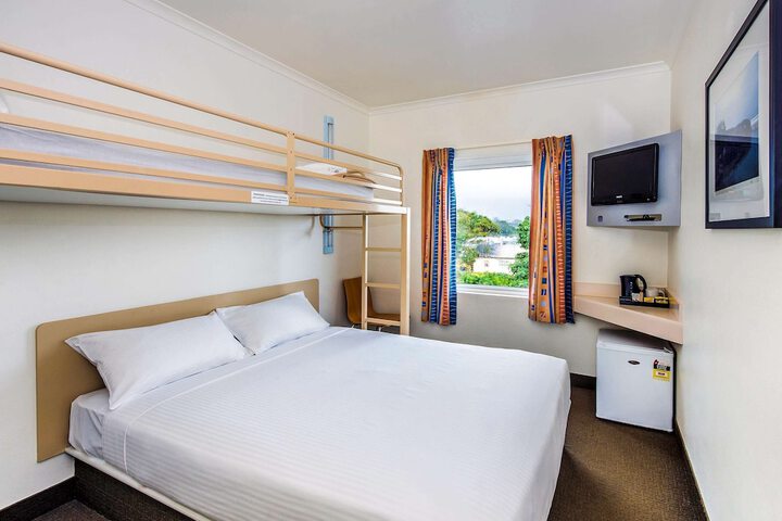 Room 8 of 19