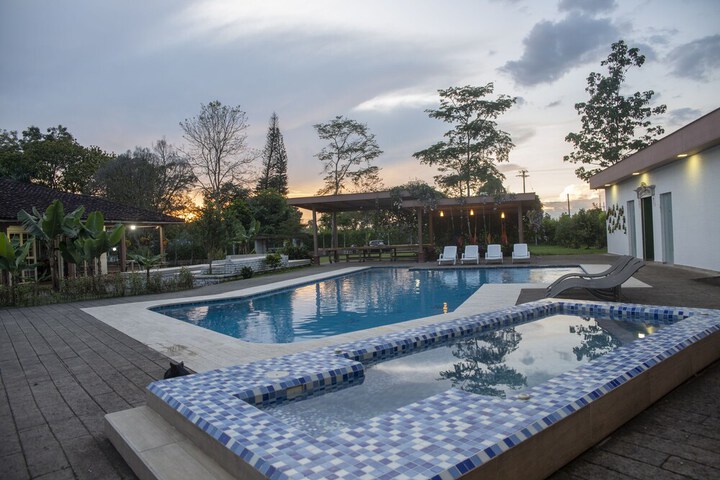 Pool 34 of 40