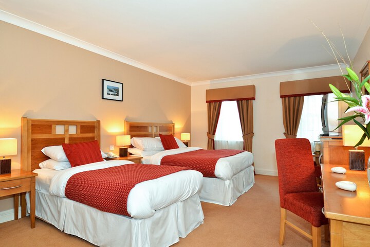 Room 6 of 24