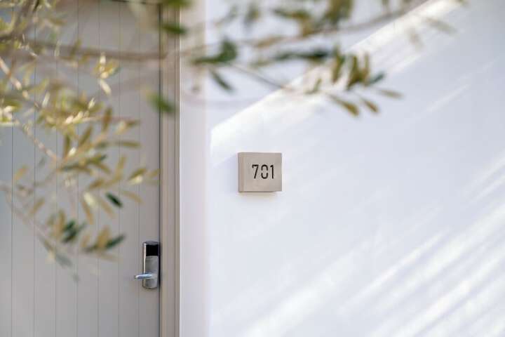 Room 45 of 186