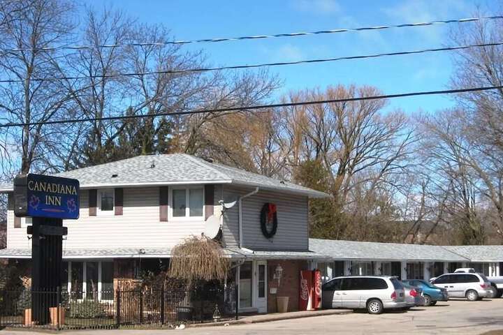 CANADIANA INN