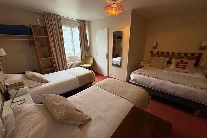 Room 17 of 49