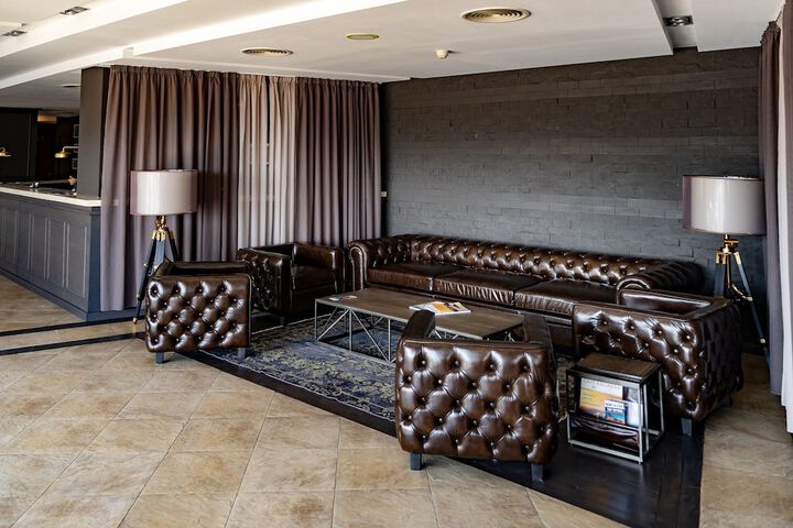 Hotel Interior 9 of 119