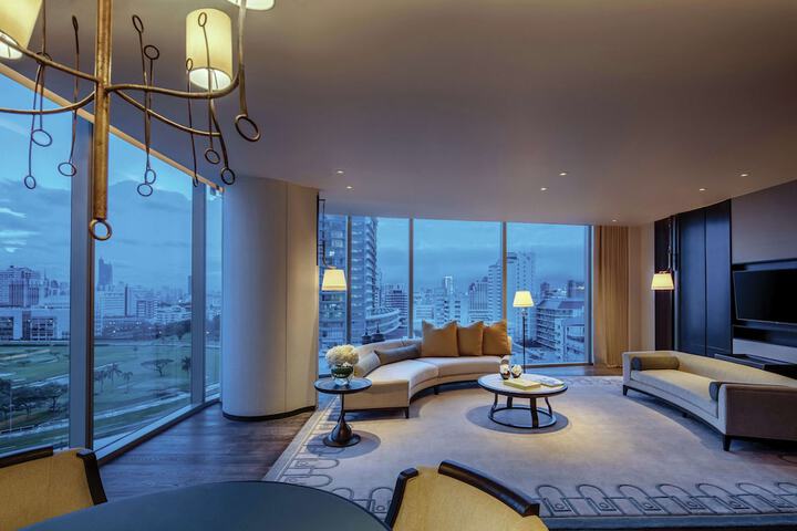 Room 51 of 178