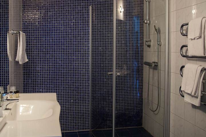 Room 42 of 52