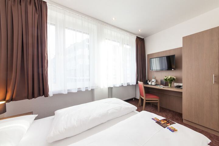 Room 9 of 59