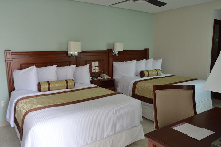 Room 10 of 36