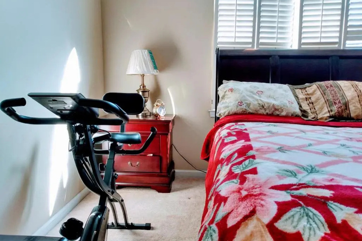 Room 5 of 10