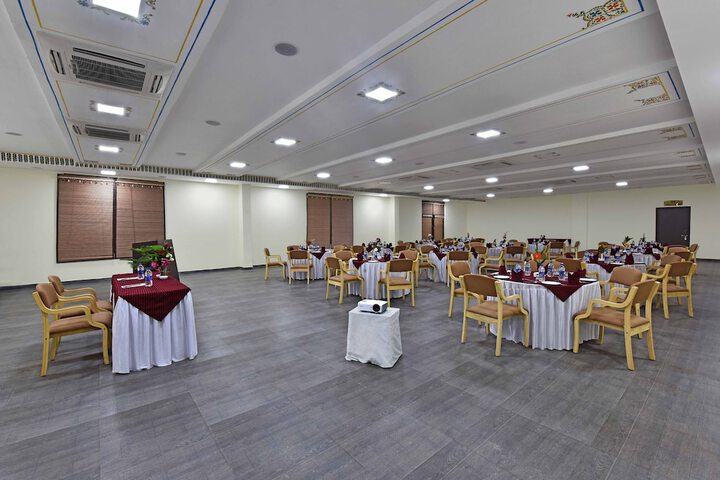 Ballroom/Hall 50 of 64
