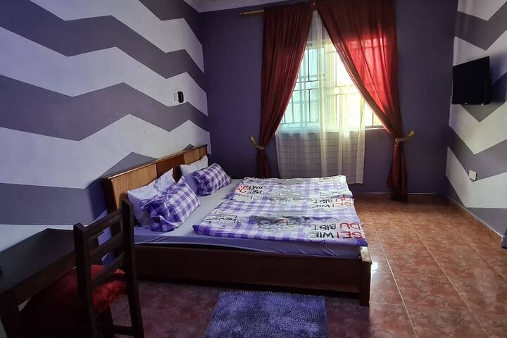 Room 2 of 10