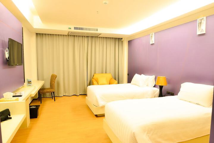 Room 13 of 60