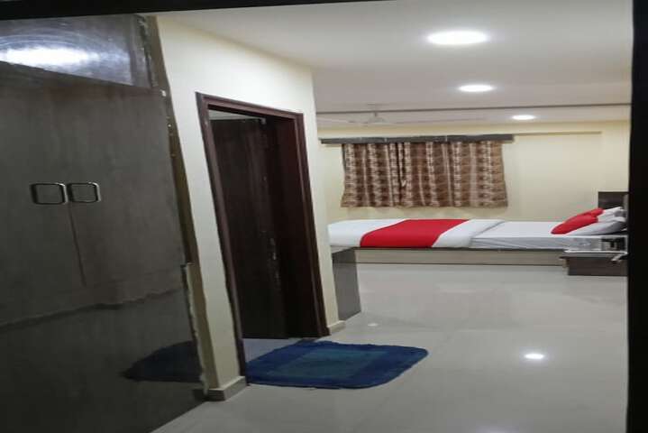 Room 7 of 16