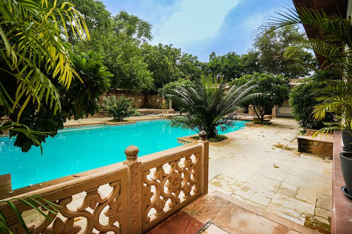 Pool 72 of 112