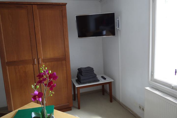 Room 6 of 29