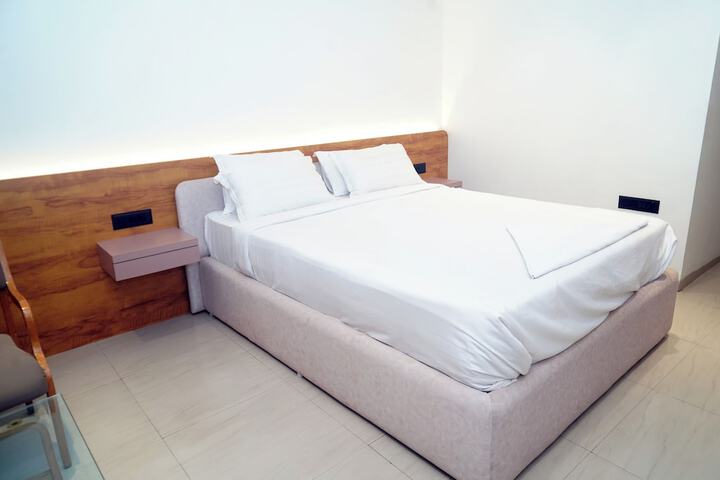 Room 9 of 47