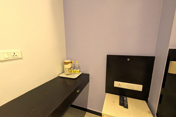 Room 8 of 35