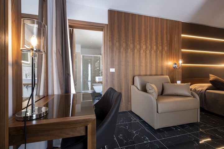 Room 15 of 92