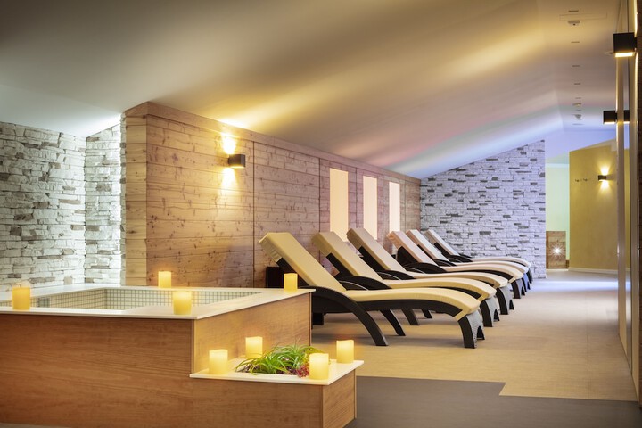 Spa 17 of 38