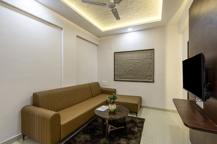 Room 12 of 27