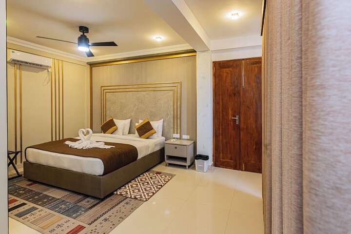 Room 7 of 74
