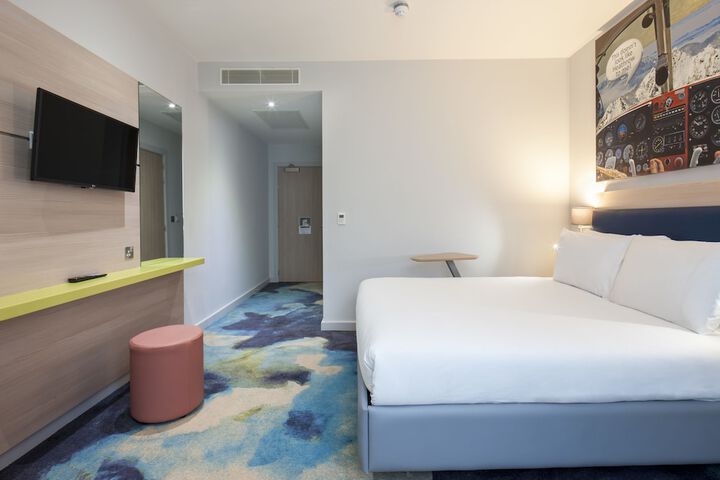 Room 6 of 44