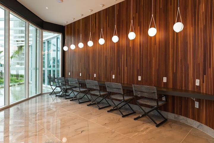 Business Center 24 of 27