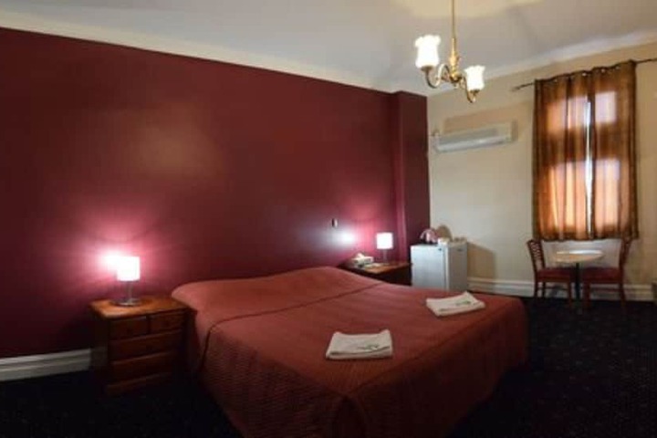 Room 13 of 98