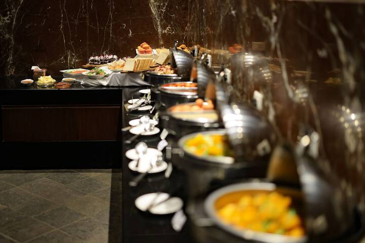 Dining 68 of 92