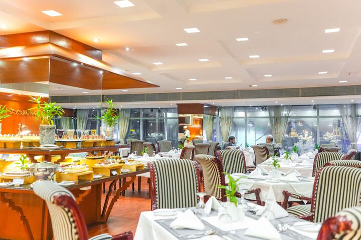 Dining 179 of 258