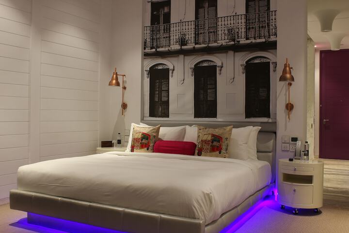 Room 4 of 148