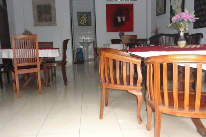 Dining 37 of 43