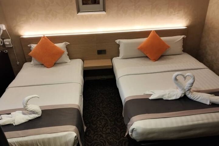 Room 12 of 15