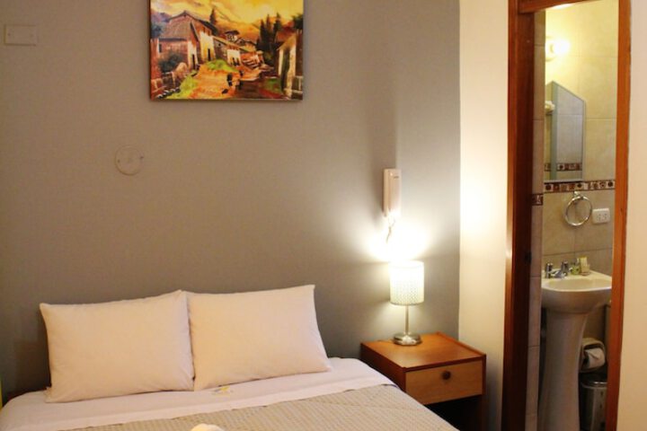 Room 13 of 28