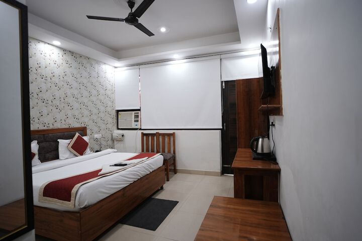 Room 25 of 72