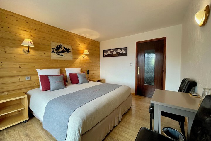 Room 5 of 24