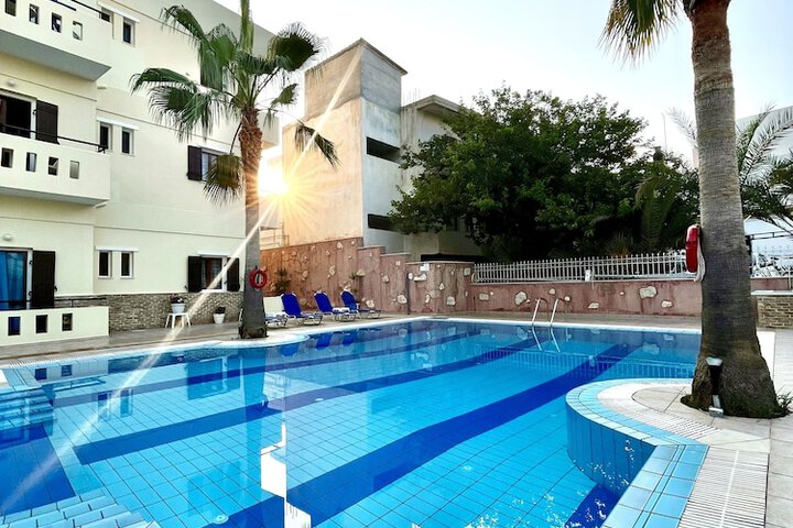 Pools & Facilities