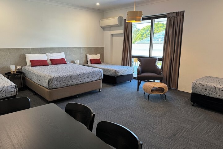 Room 25 of 49
