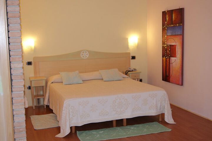 Room 3 of 61