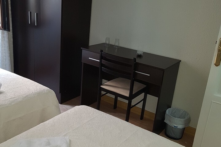Room 25 of 47