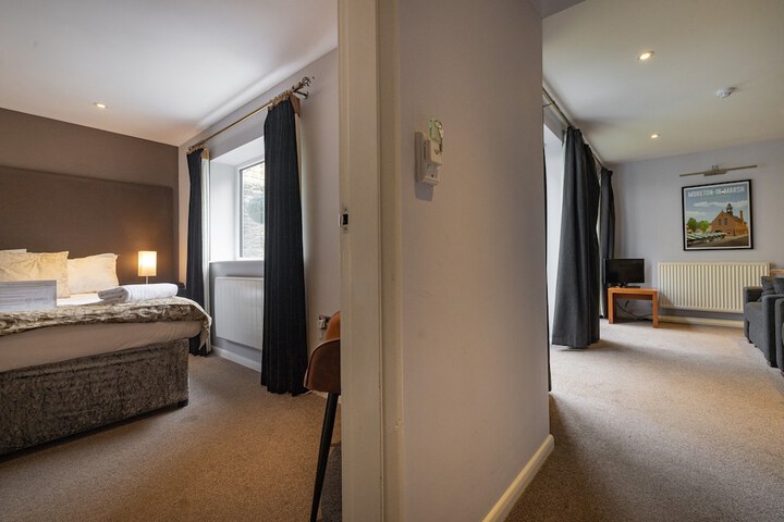 Room 15 of 37