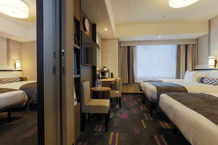 Room 27 of 120
